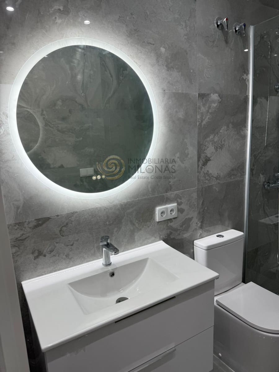 2 soveværelse Lejlighed til salg i Benidorm med swimmingpool - € 180.500 (Ref: 9615625)