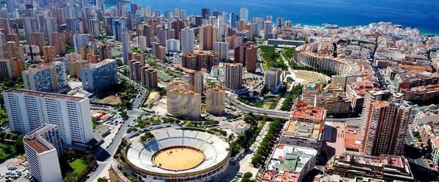 Piso de 2 habitaciones en Juzgados - Plaza de Toros, Benidorm en venta con piscina - 180.500 € (Ref: 9615625)