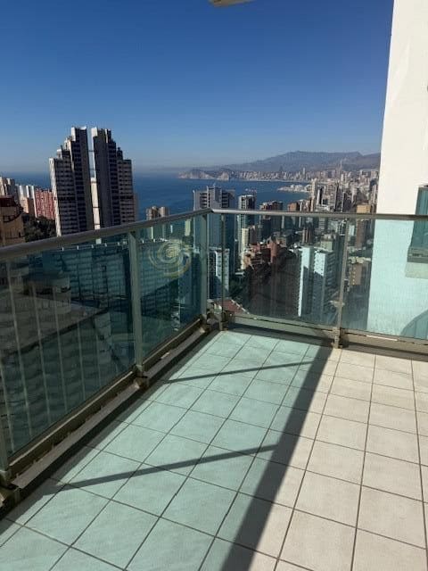 2 soveværelse Lejlighed til salg i Benidorm med swimmingpool garage - € 395.000 (Ref: 9645126)