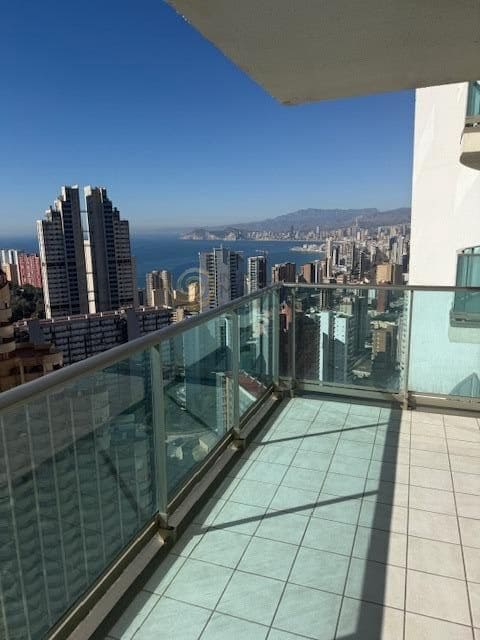 2 soveværelse Lejlighed til salg i Benidorm med swimmingpool garage - € 395.000 (Ref: 9645126)