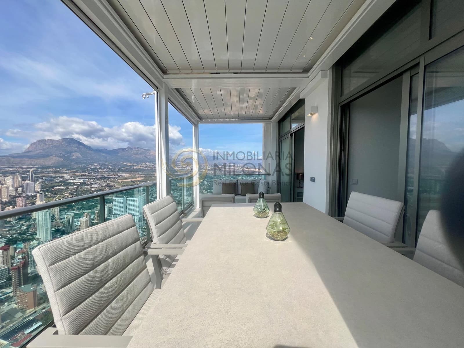 3 soveværelse Penthouse til salg i Benidorm med swimmingpool garage - € 795.000 (Ref: 9707535)