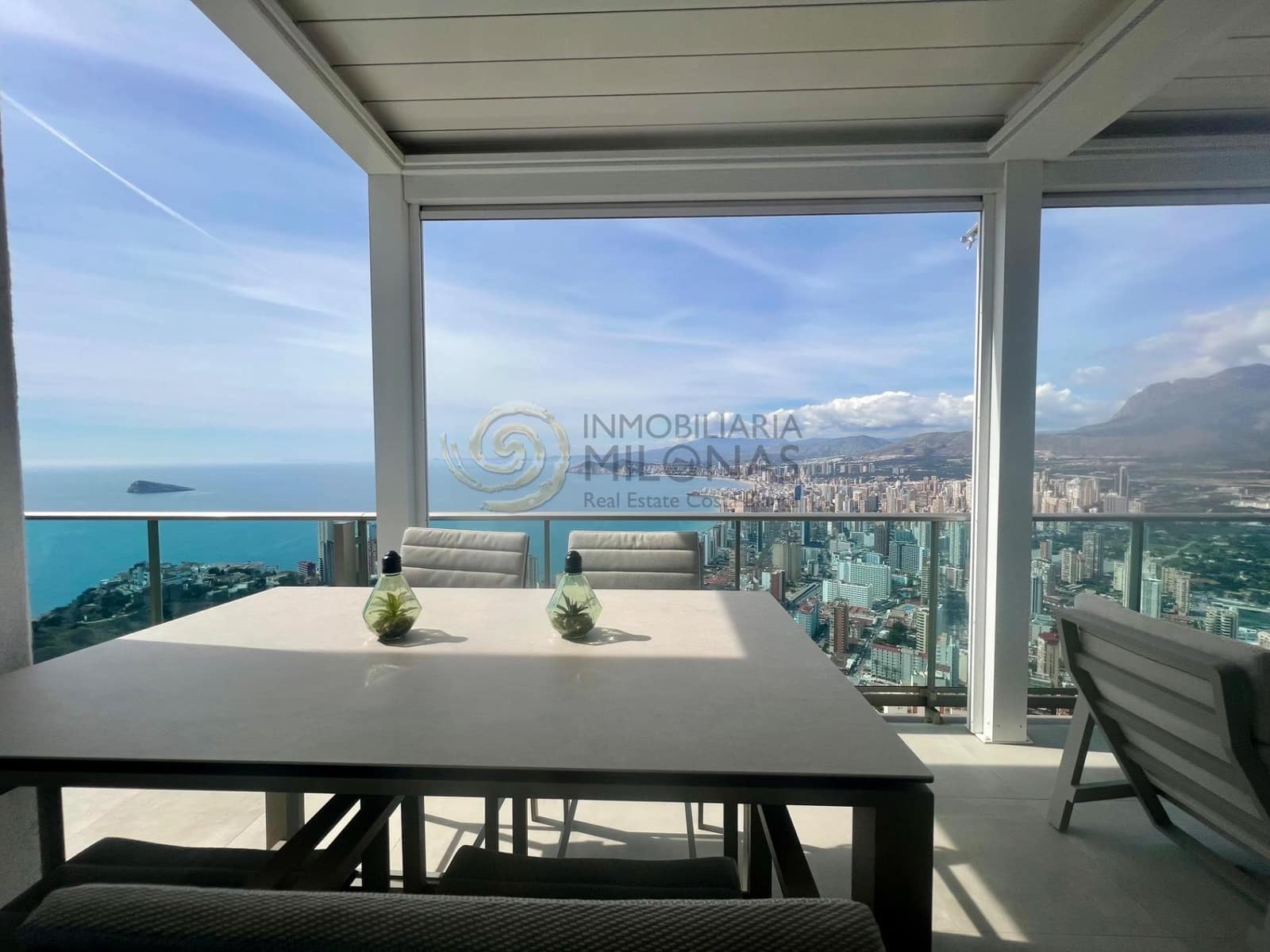 3 soveværelse Penthouse til salg i Benidorm med swimmingpool garage - € 795.000 (Ref: 9707535)