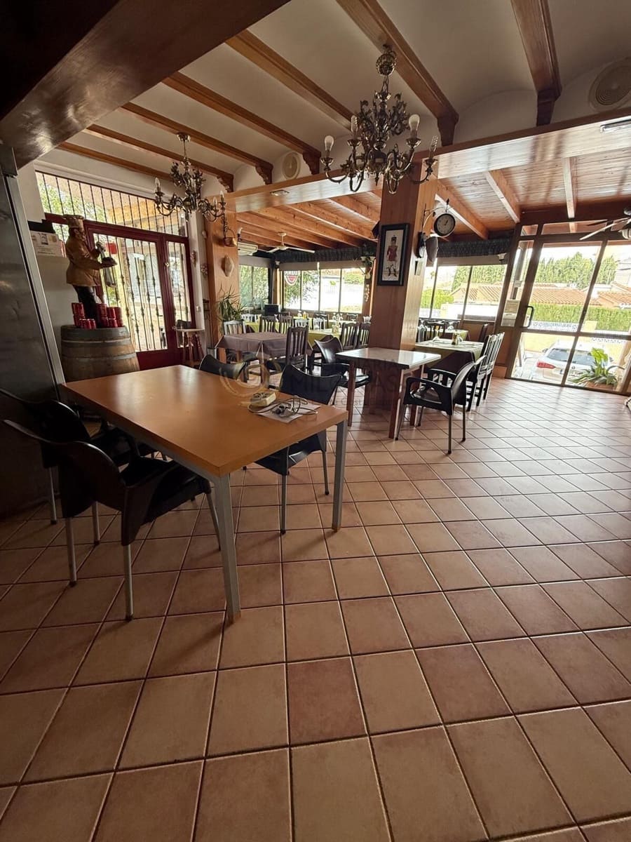 Commercial for sale in La Nucia - € 281,000 (Ref: 9738657)