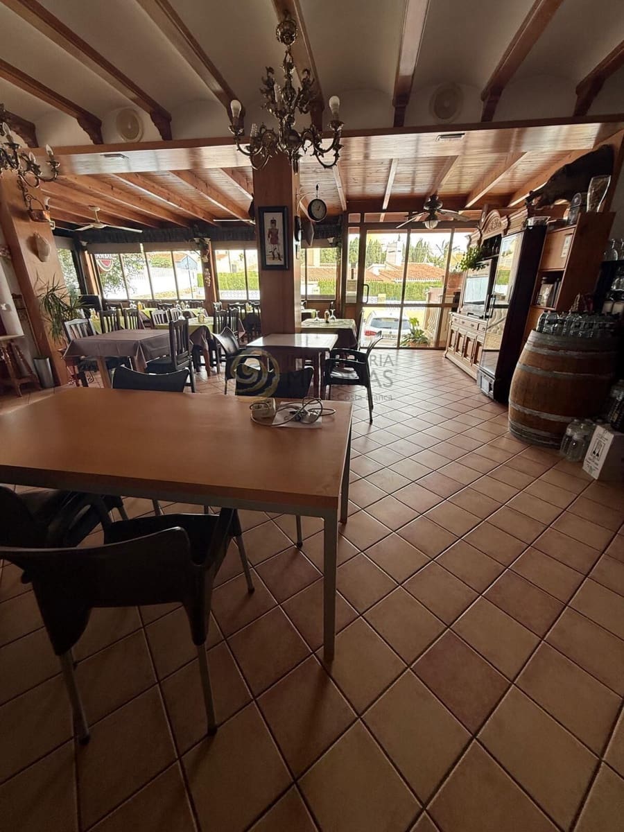 Commercial for sale in La Nucia - € 281,000 (Ref: 9738657)