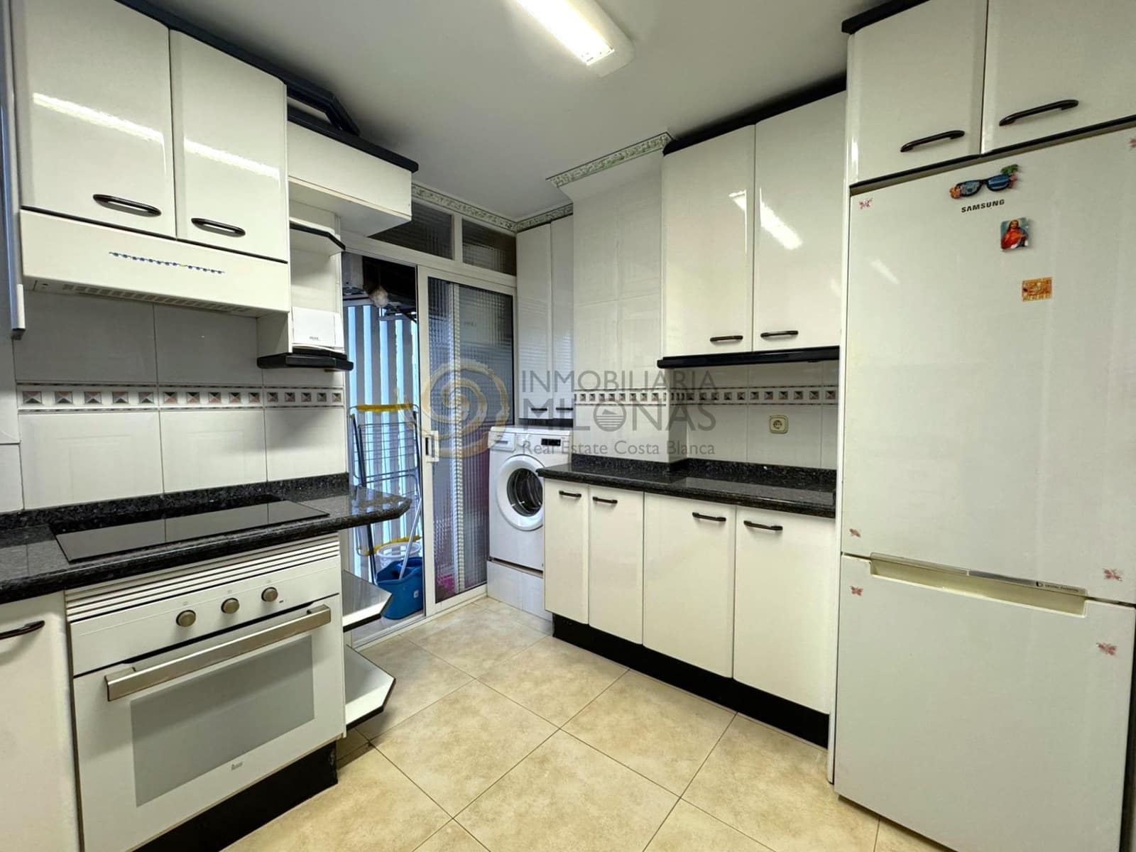 2 soveværelse Lejlighed til salg i Benidorm med swimmingpool garage - € 479.000 (Ref: 9794753)