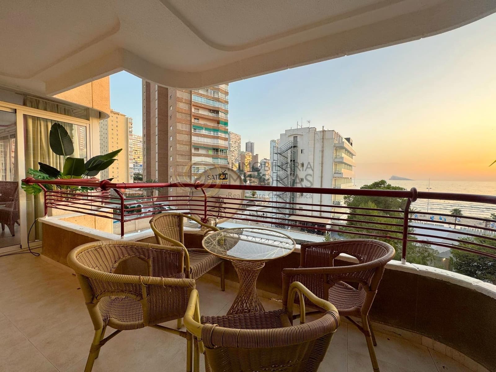 2 soveværelse Lejlighed til salg i Benidorm med swimmingpool garage - € 479.000 (Ref: 9794753)