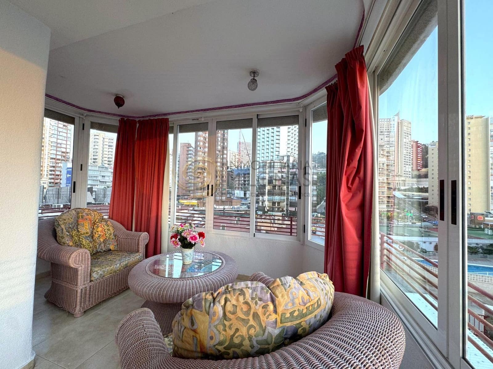 2 soveværelse Lejlighed til salg i Benidorm med swimmingpool garage - € 479.000 (Ref: 9794753)