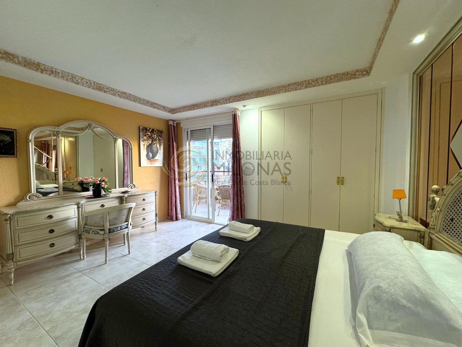 2 soveværelse Lejlighed til salg i Benidorm med swimmingpool garage - € 479.000 (Ref: 9794753)