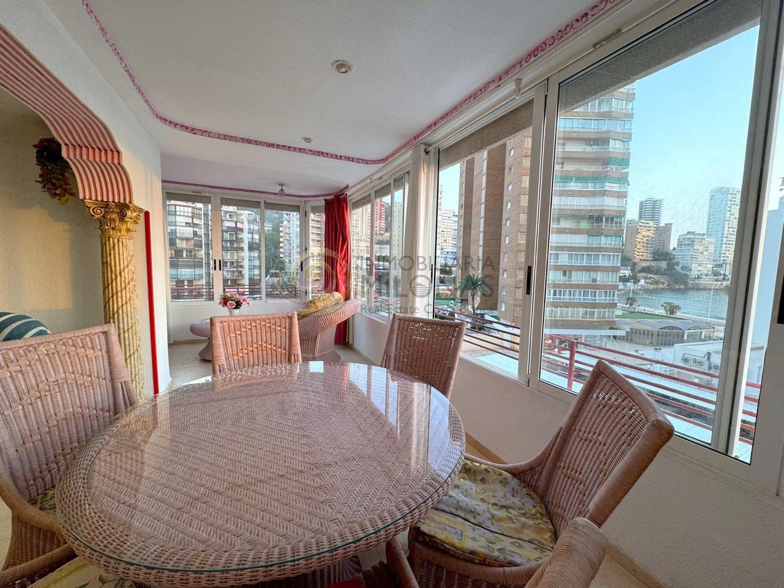 2 soveværelse Lejlighed til salg i Benidorm med swimmingpool garage - € 479.000 (Ref: 9794753)