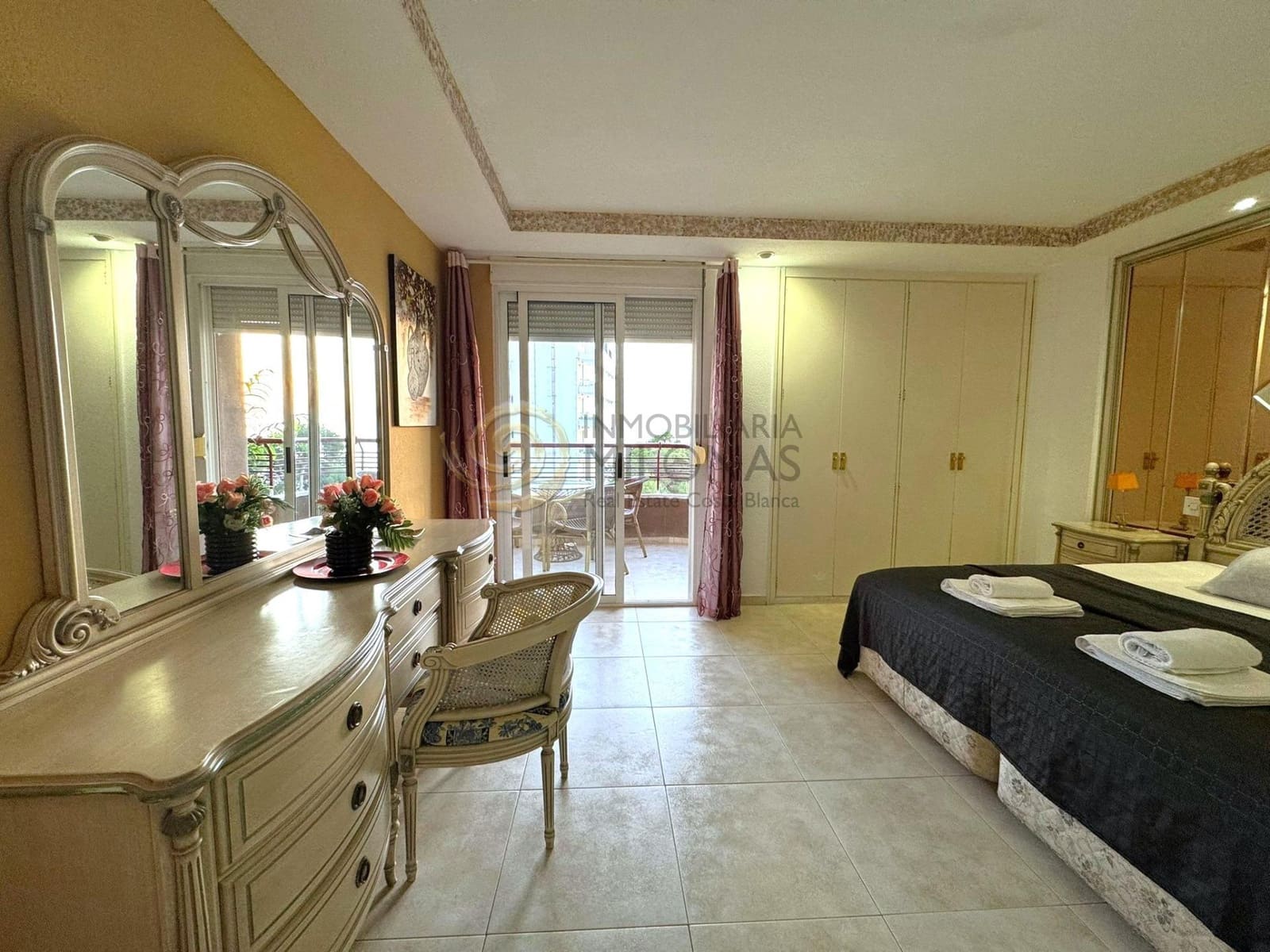 2 soveværelse Lejlighed til salg i Benidorm med swimmingpool garage - € 479.000 (Ref: 9794753)