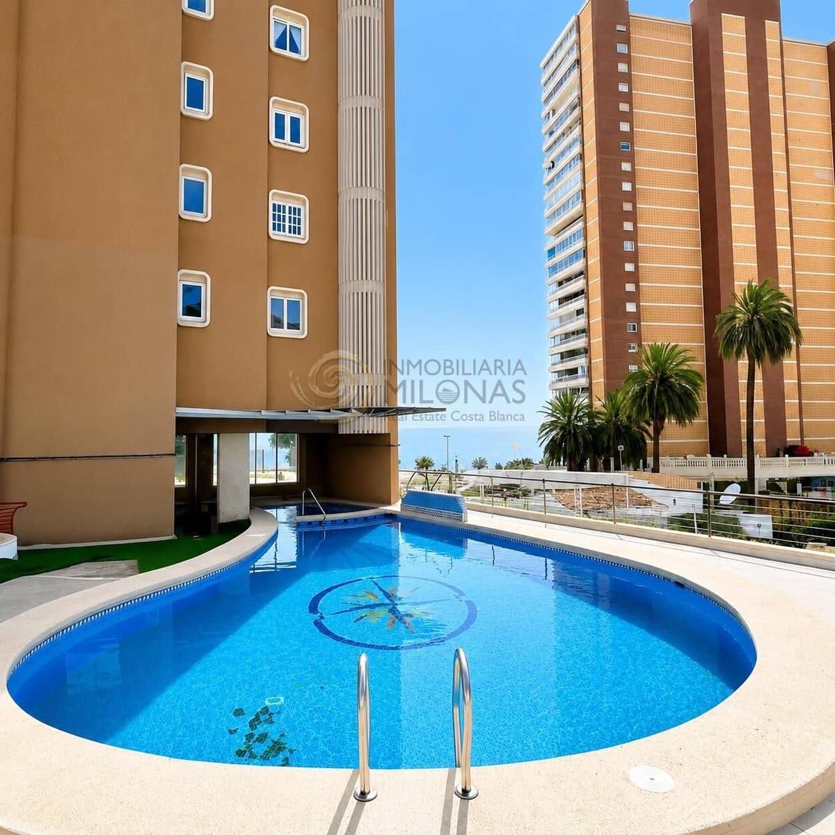2 bedroom Flat for sale in Benidorm with pool garage - € 435,000 (Ref: 9794753)