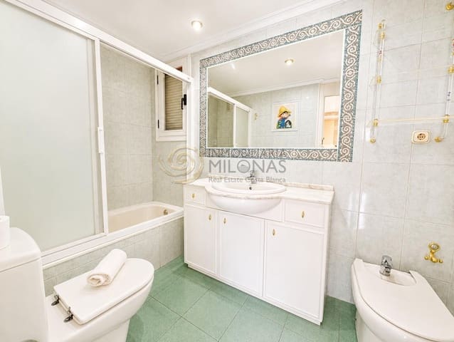 2 soverom Leilighet til salgs i Benidorm med svømmebasseng garasje - € 435 000 (Ref: 9794753)