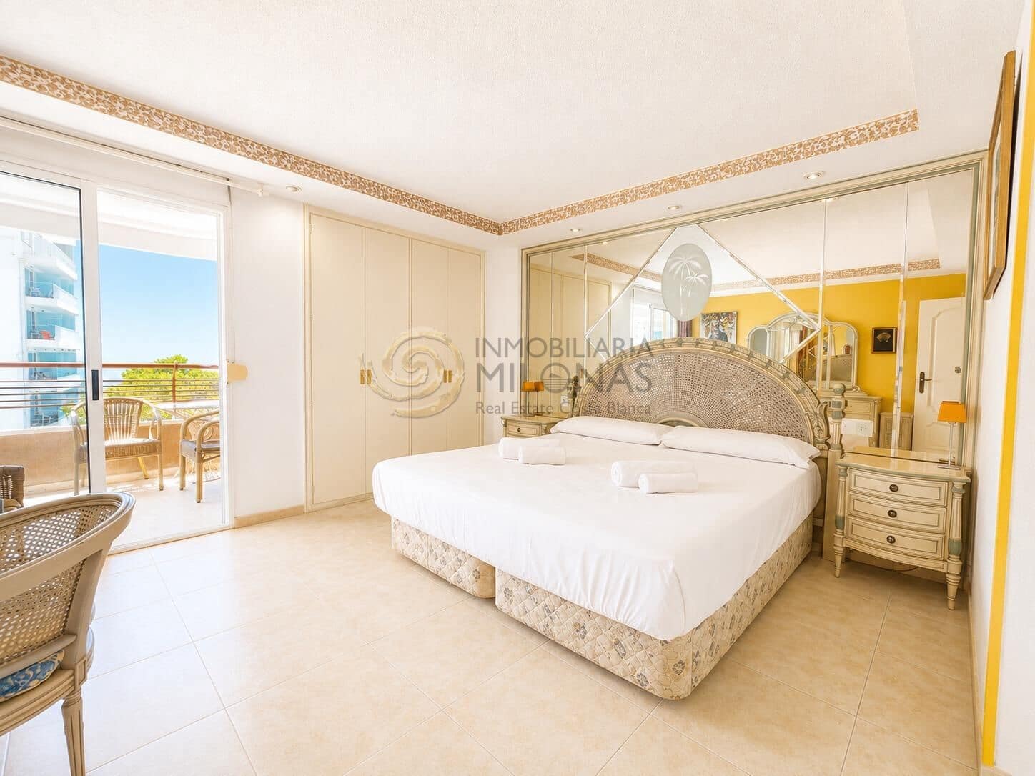 2 bedroom Flat for sale in Benidorm with pool garage - € 435,000 (Ref: 9794753)