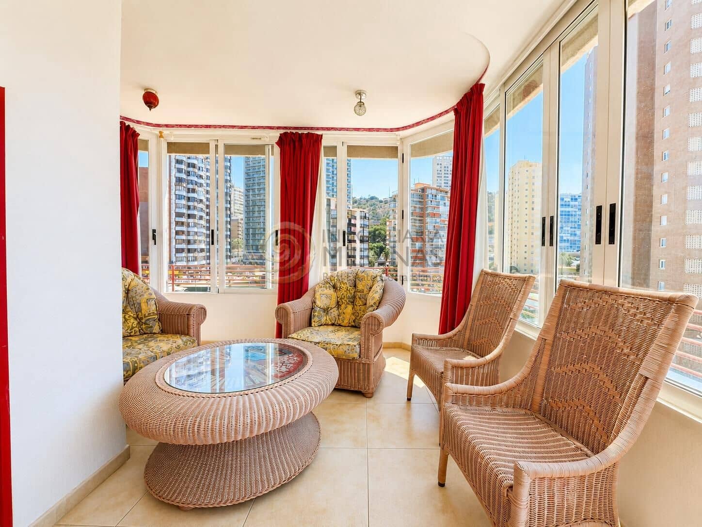 2 bedroom Flat for sale in Benidorm with pool garage - € 435,000 (Ref: 9794753)