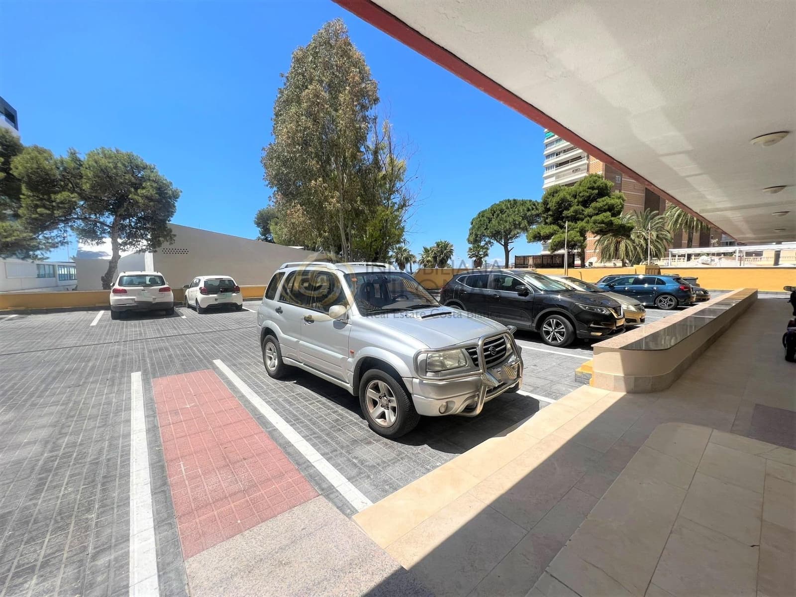 2 bedroom Flat for sale in Benidorm with pool garage - € 435,000 (Ref: 9794753)