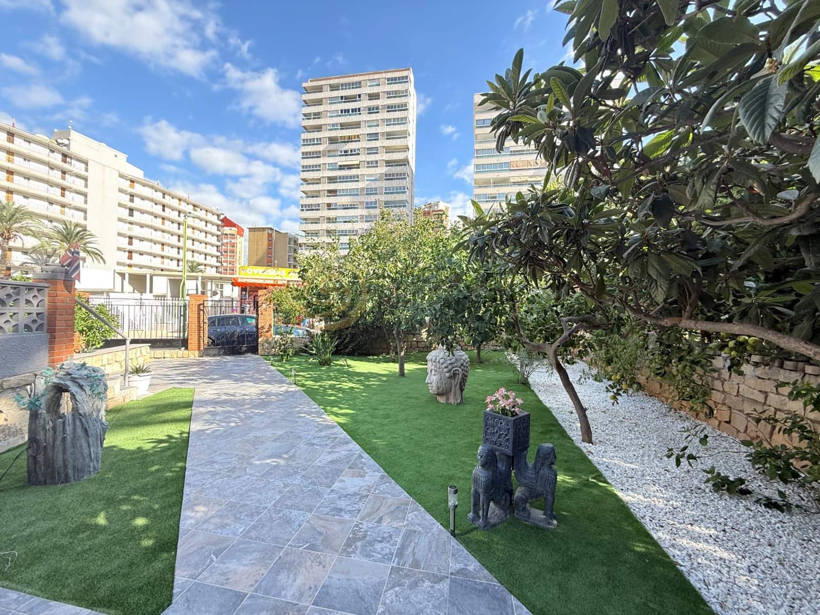 6 bedroom Villa for sale in Benidorm - € 489,000 (Ref: 9797229)