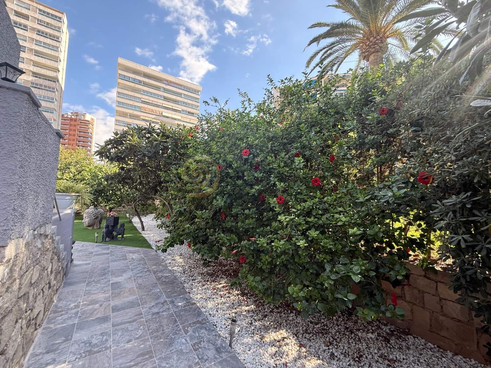 6 bedroom Villa for sale in Benidorm - € 489,000 (Ref: 9797229)