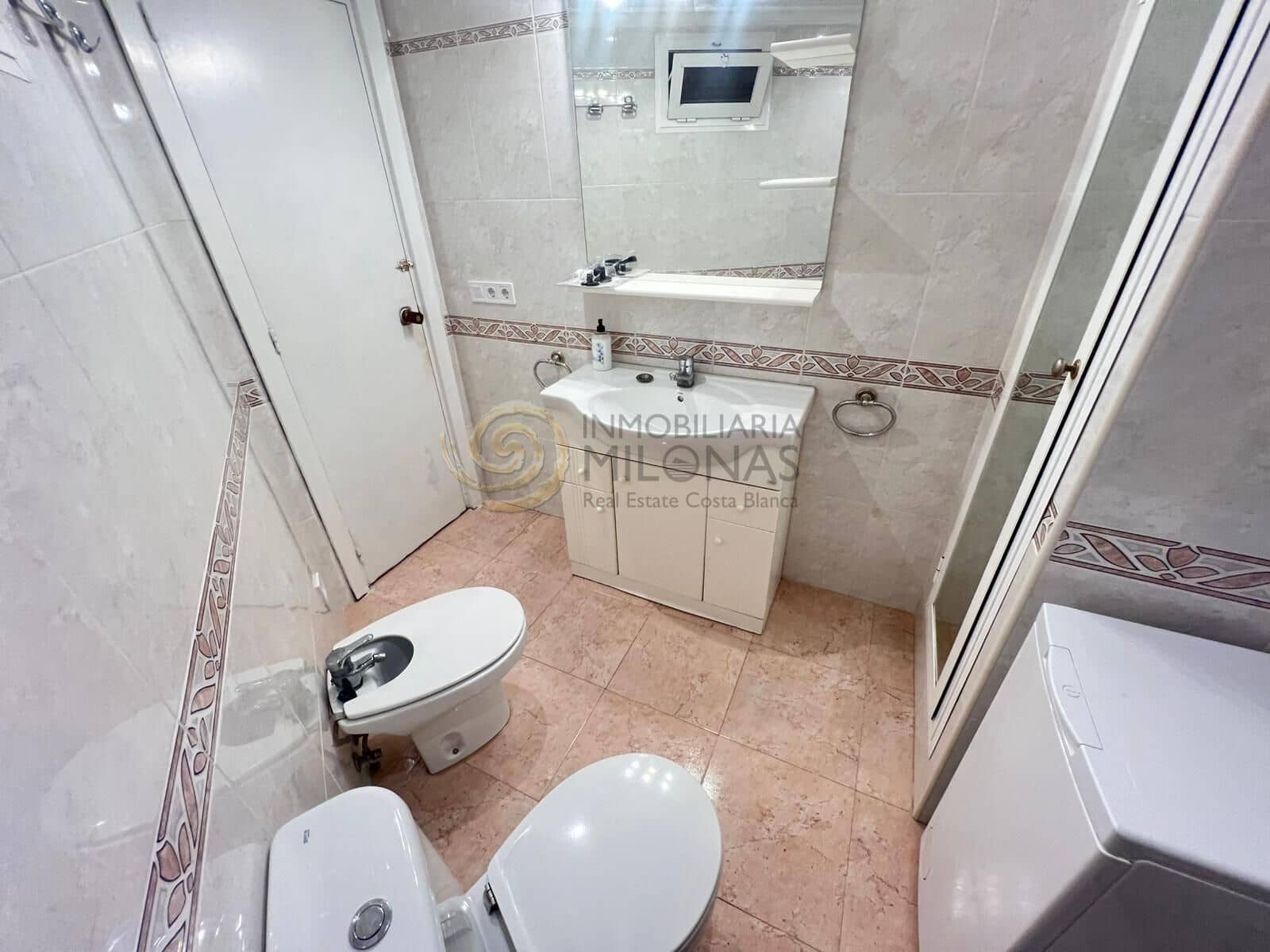 Studio for sale in Benidorm with pool - € 147,000 (Ref: 9804393)