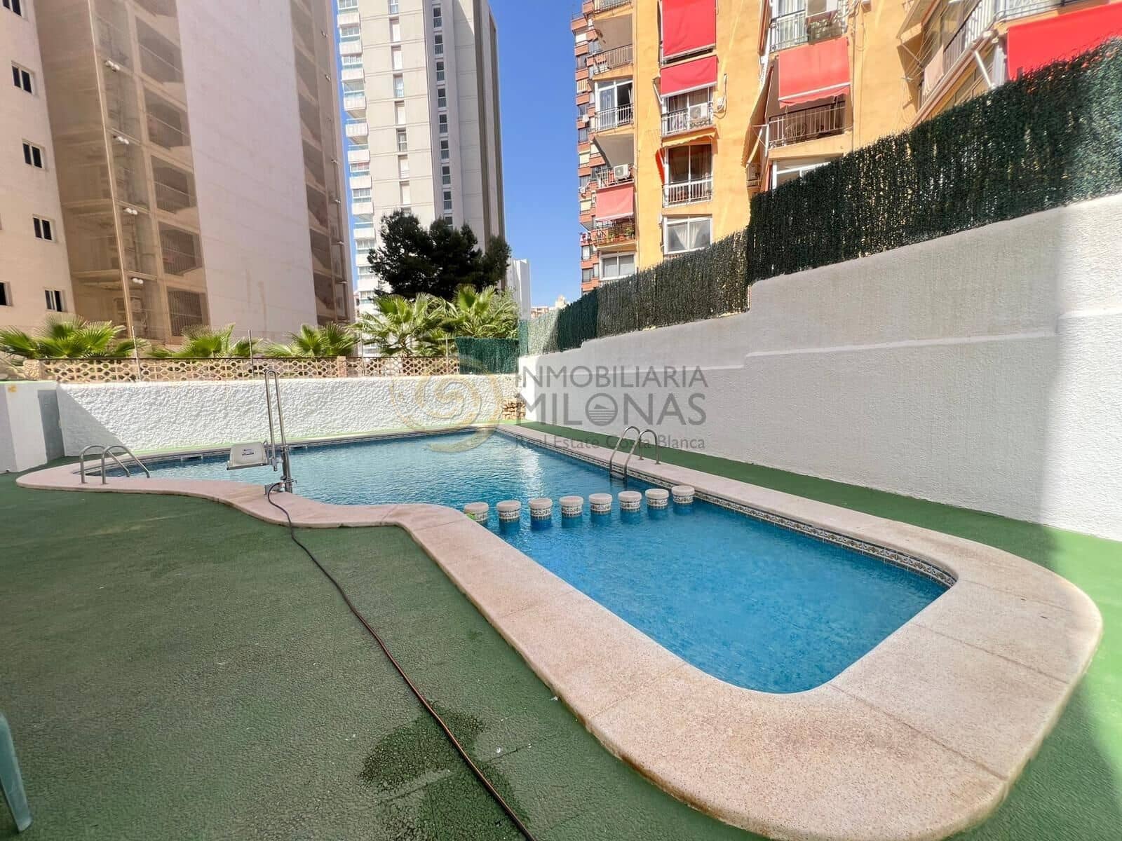 Studio for sale in Benidorm with pool - € 147,000 (Ref: 9804393)