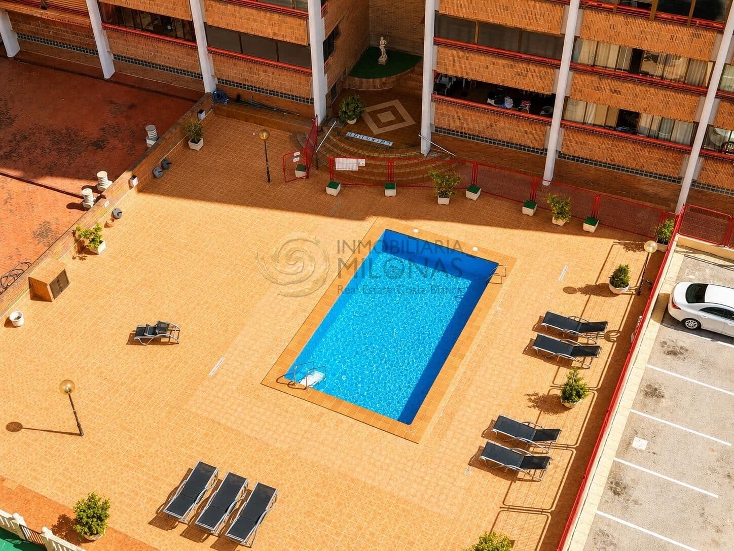 2 bedroom Apartment for sale in Benidorm with pool - € 195,000 (Ref: 9893980)
