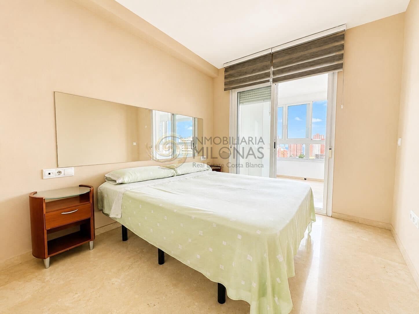 2 Zimmer Apartment zu verkaufen in Benidorm mit Pool Garage - 359.000 € (Ref: 9898883)