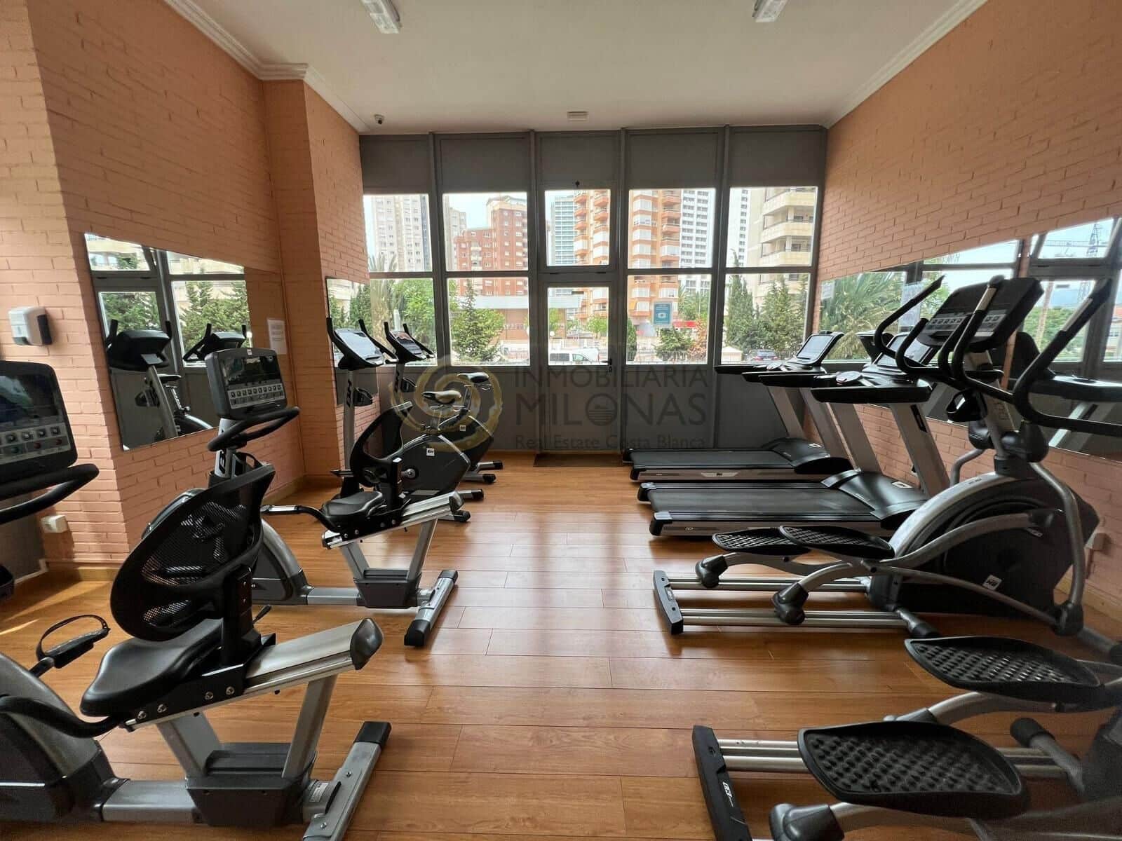 2 Zimmer Apartment zu verkaufen in Benidorm mit Pool Garage - 359.000 € (Ref: 9898883)