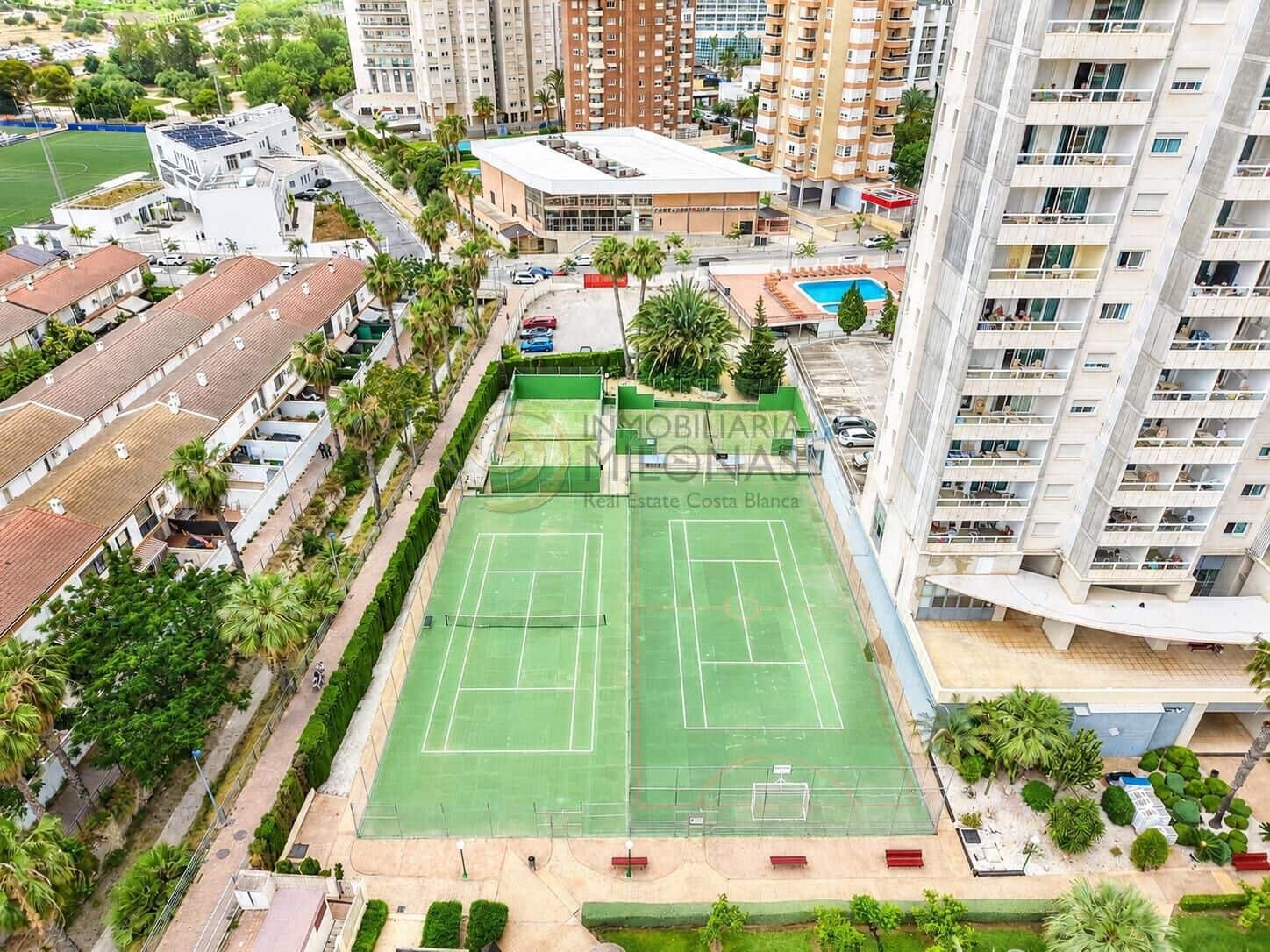 2 Zimmer Apartment zu verkaufen in Benidorm mit Pool Garage - 359.000 € (Ref: 9898883)