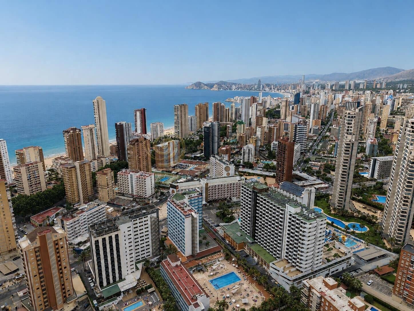 2 Zimmer Apartment zu verkaufen in Benidorm mit Pool Garage - 359.000 € (Ref: 9898883)