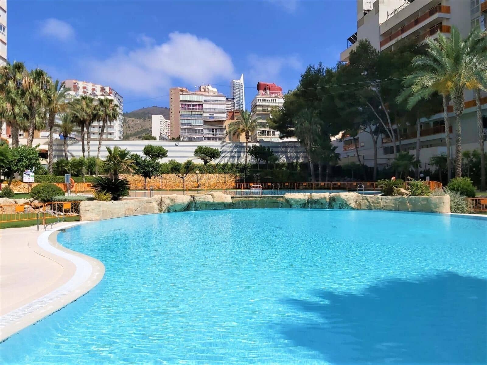 2 Zimmer Apartment zu verkaufen in Benidorm mit Pool Garage - 359.000 € (Ref: 9898883)