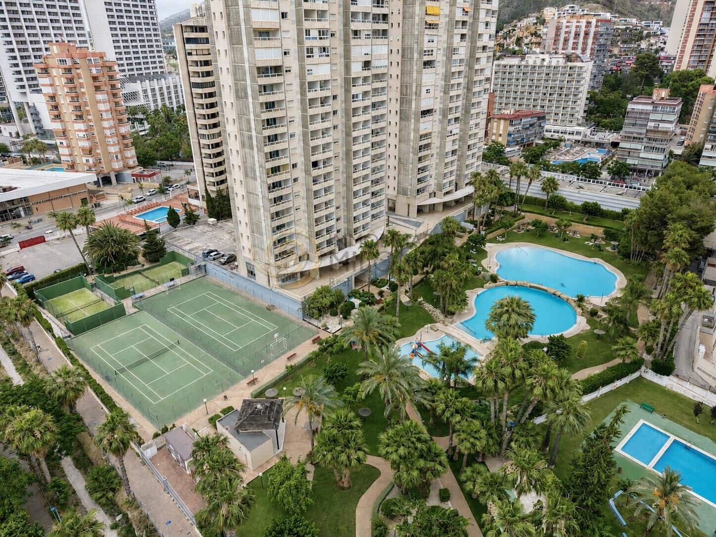 2 Zimmer Apartment zu verkaufen in Benidorm mit Pool Garage - 359.000 € (Ref: 9898883)