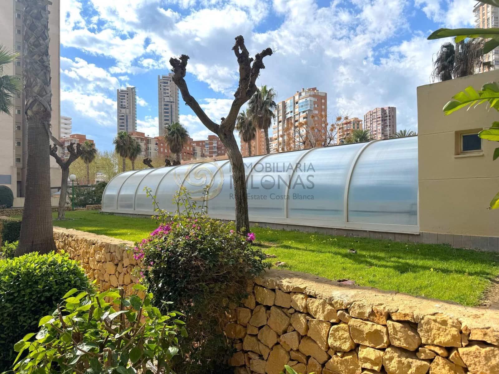 2 Zimmer Apartment zu verkaufen in Benidorm mit Pool Garage - 359.000 € (Ref: 9898883)