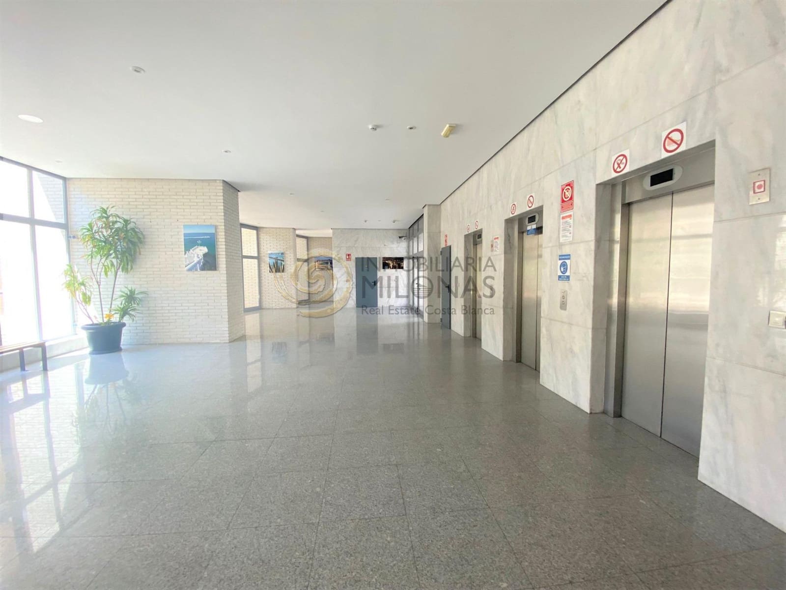 2 Zimmer Apartment zu verkaufen in Benidorm mit Pool Garage - 359.000 € (Ref: 9898883)