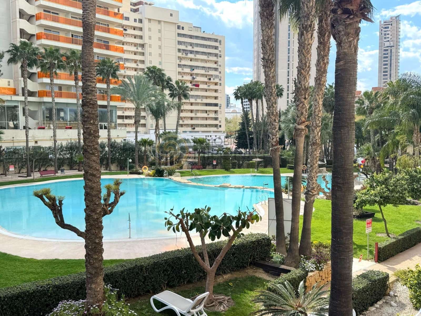 2 Zimmer Apartment zu verkaufen in Benidorm mit Pool Garage - 359.000 € (Ref: 9898883)