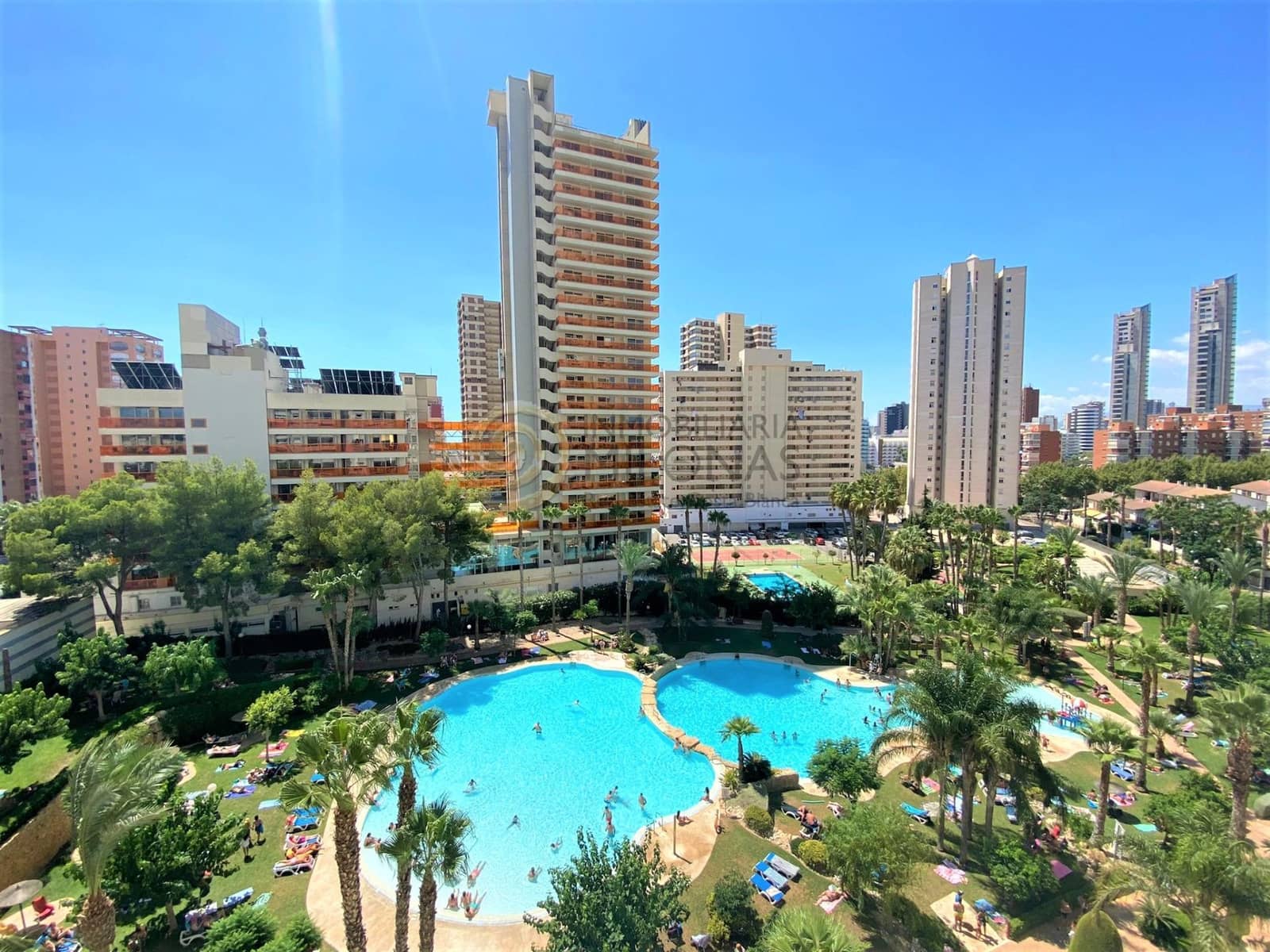 2 Zimmer Apartment zu verkaufen in Benidorm mit Pool Garage - 359.000 € (Ref: 9898883)