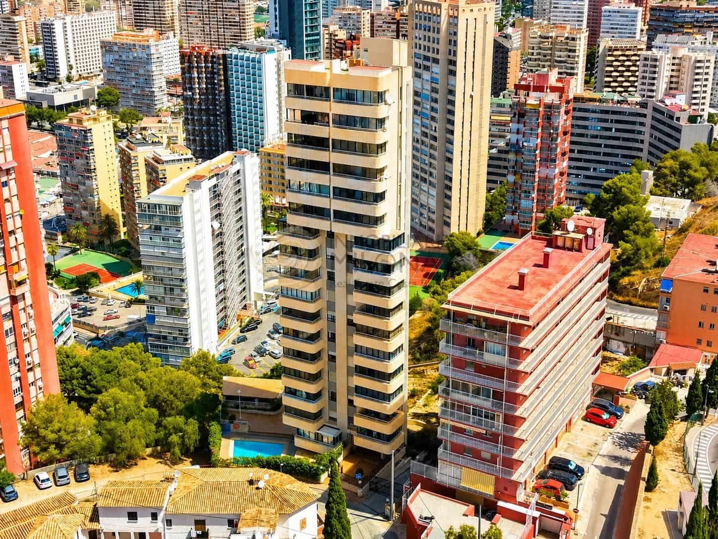 1 sypialnia Apartament na sprzedaż w Benidorm z basenem garażem - 199 000 € (Ref: 9938289)