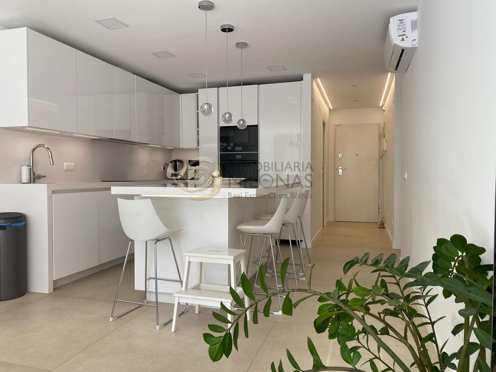 2 soverom Leilighet til leie i Alfaz del Pi / L'Alfas del Pi med svømmebasseng garasje - € 1 800 (Ref: 9938290)