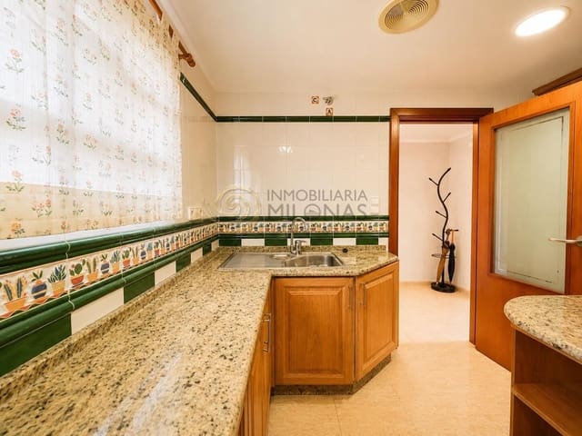 2 soveværelse Lejlighed til salg i Benidorm med swimmingpool garage - € 350.000 (Ref: 9947998)