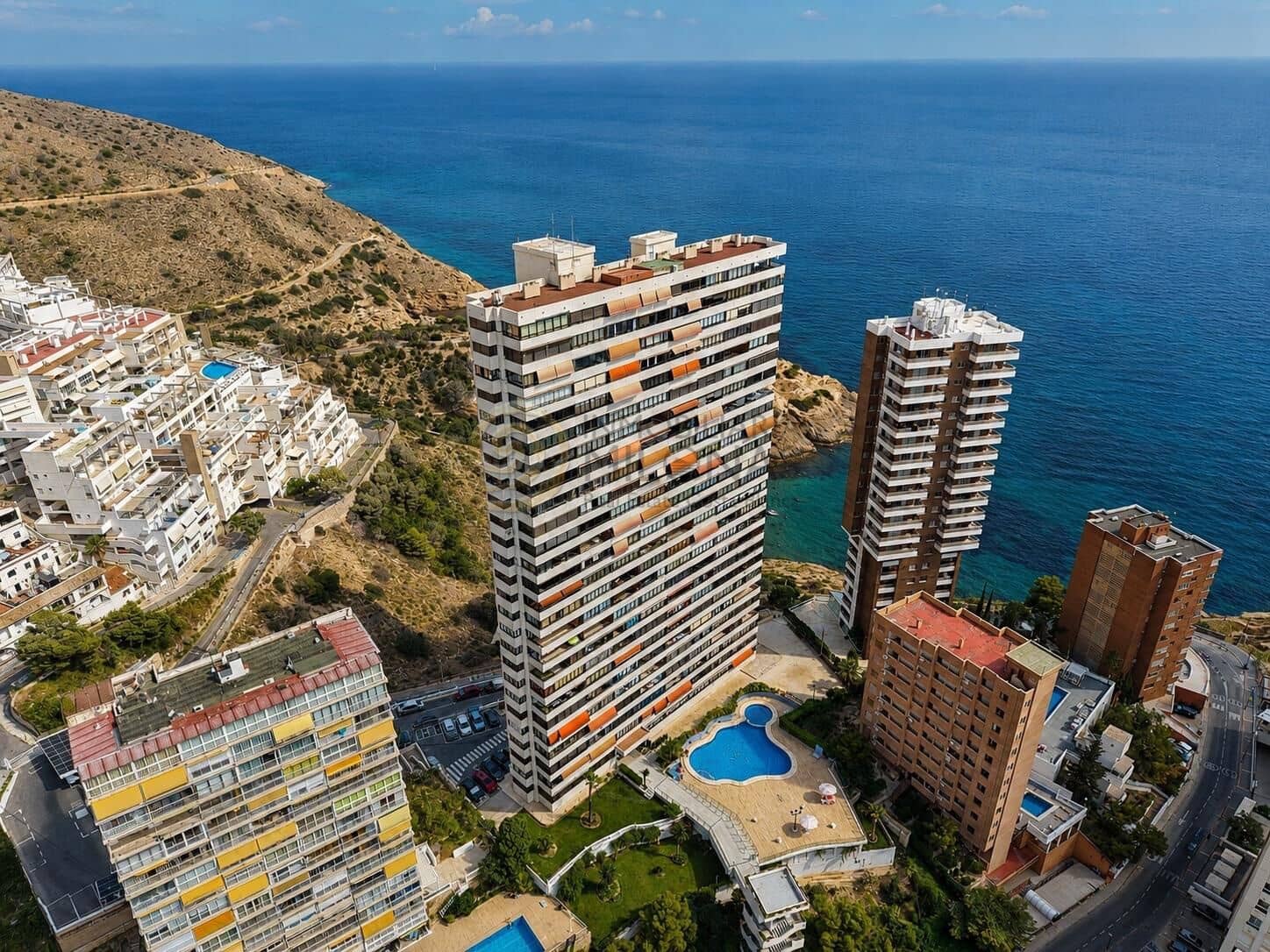 2 makuuhuone Huoneisto myytävänä paikassa Benidorm mukana uima-altaan 
autotalli - 350 000 € (Ref: 9947998)