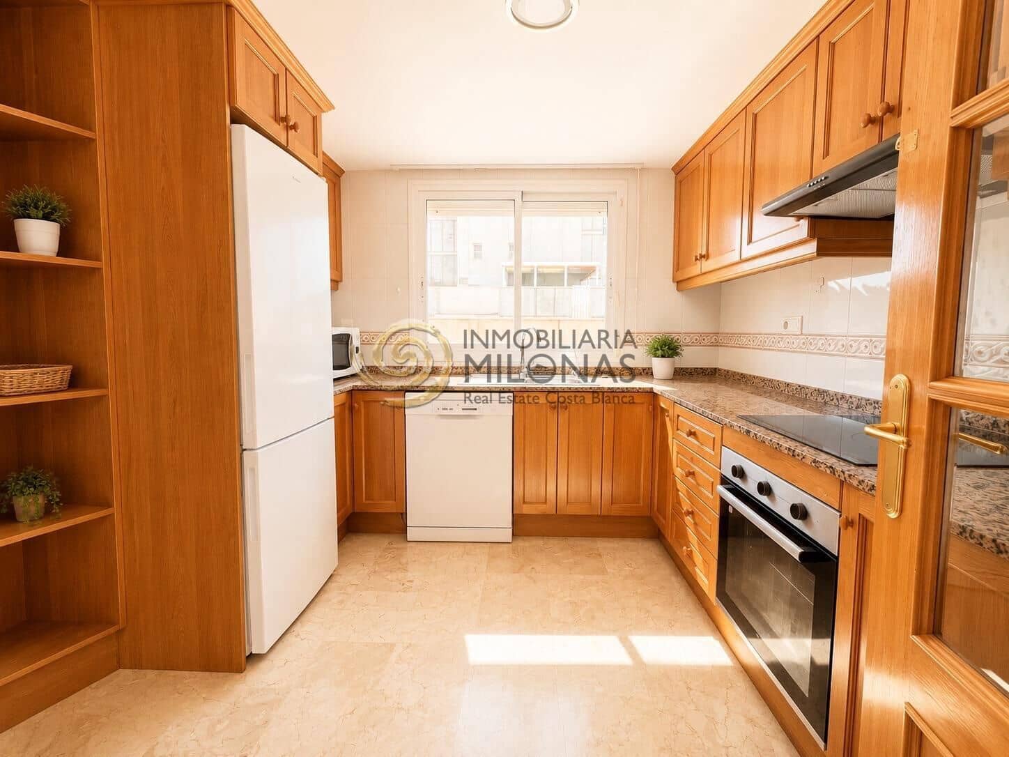 3 sovrum Lägenhet till salu i Benidorm med pool garage - 565 000 € (Ref: 9952711)
