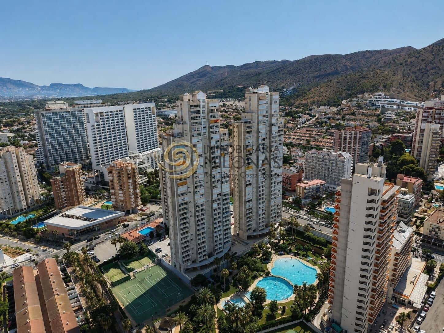 3 sovrum Lägenhet till salu i Benidorm med pool garage - 565 000 € (Ref: 9952711)