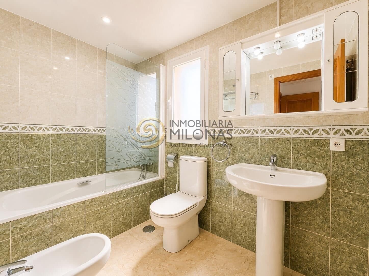 3 sovrum Lägenhet till salu i Benidorm med pool garage - 565 000 € (Ref: 9952711)