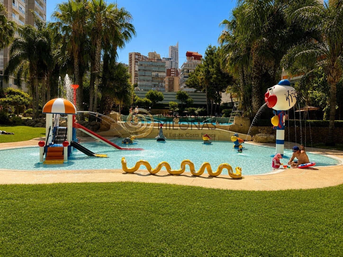 3 sovrum Lägenhet till salu i Benidorm med pool garage - 565 000 € (Ref: 9952711)