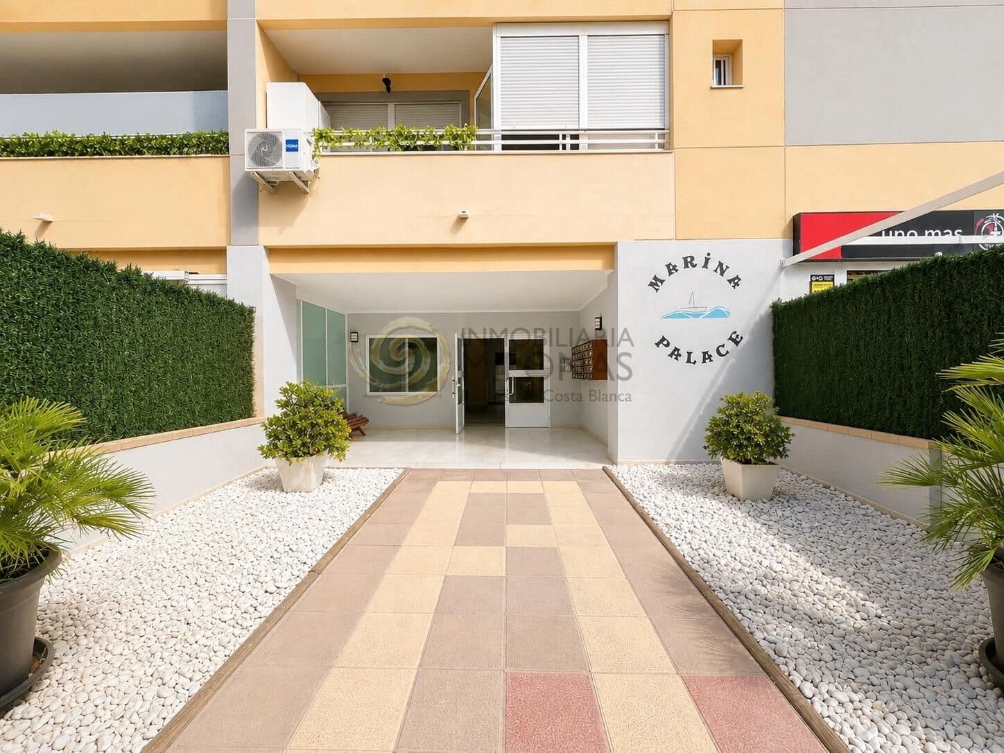 1 bedroom Apartment for sale in La Villajoyosa / Vila Joiosa with pool - € 207,000 (Ref: 9965357)