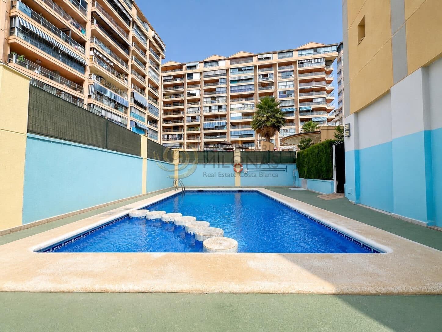 1 bedroom Apartment for sale in La Villajoyosa / Vila Joiosa with pool - € 207,000 (Ref: 9965357)