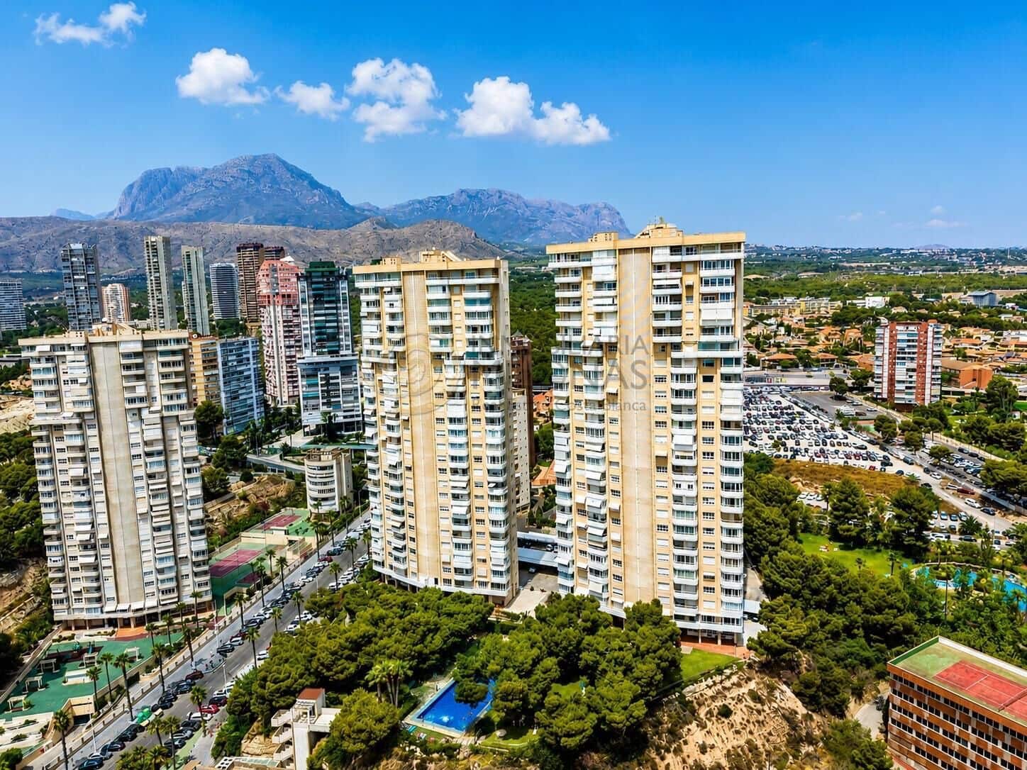 3 chambre Appartement à vendre à Benidorm avec piscine garage - 699 900 € (Ref: 9983087)
