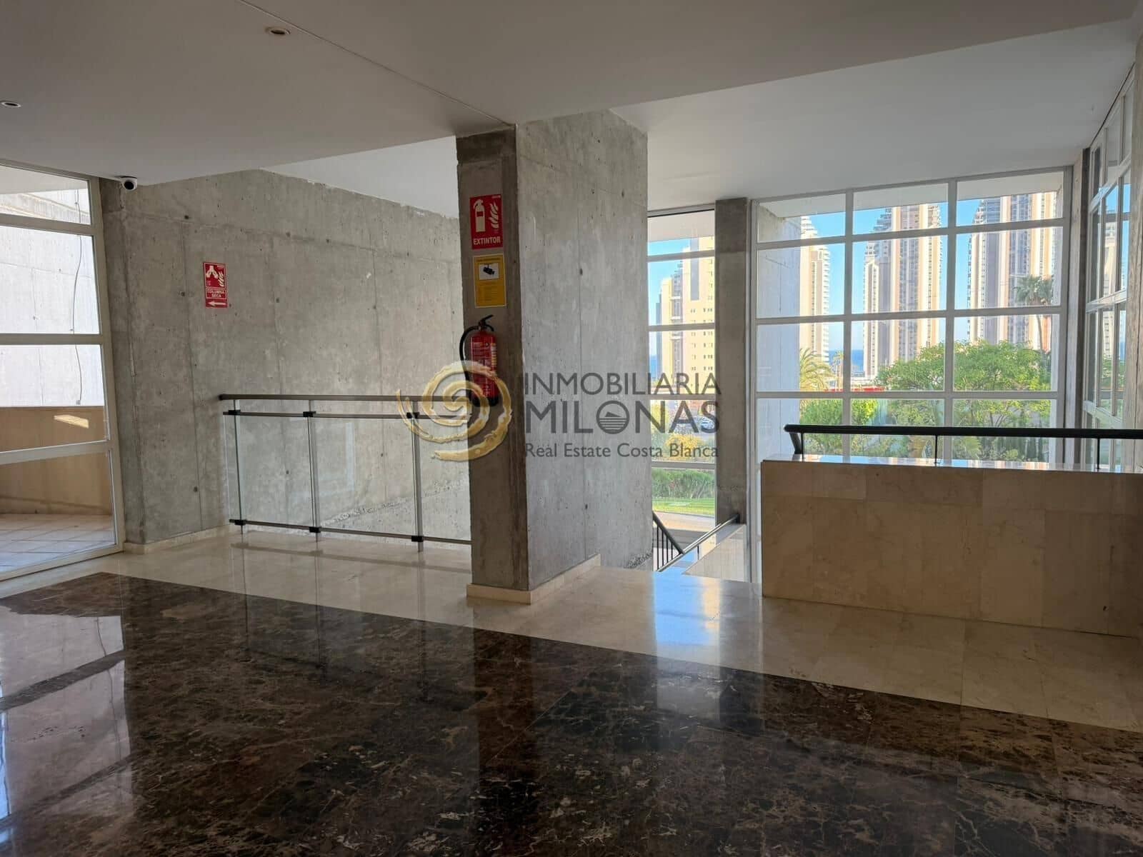 2 makuuhuone Huoneisto myytävänä paikassa Benidorm mukana uima-altaan 
autotalli - 316 999 € (Ref: 9998880)