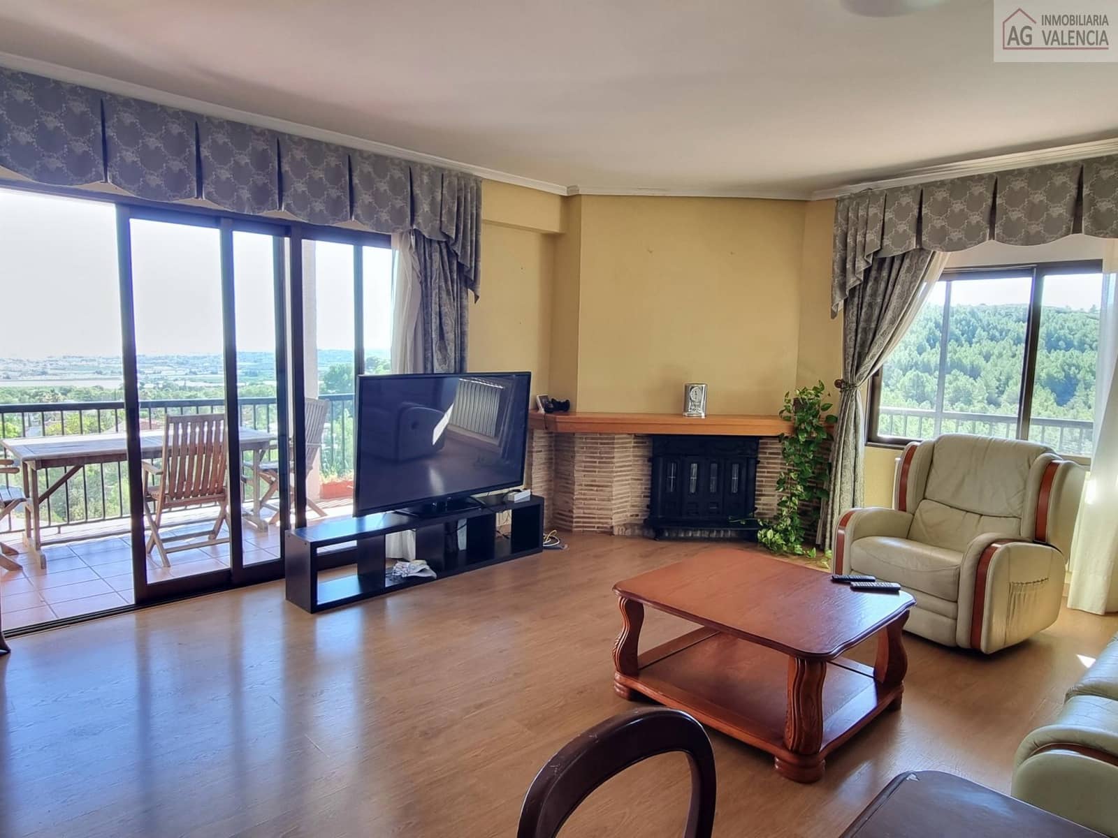 7 soverom Villa til salgs i Chiva med svømmebasseng garasje - € 550 000 (Ref: 9378509)