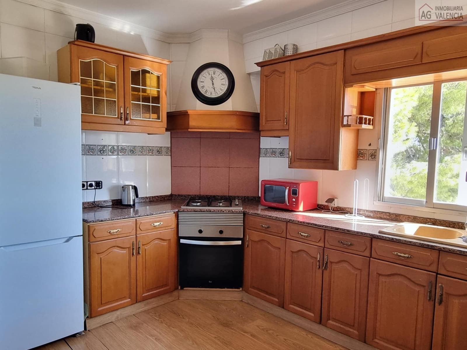 7 soverom Villa til salgs i Chiva med svømmebasseng garasje - € 550 000 (Ref: 9378509)