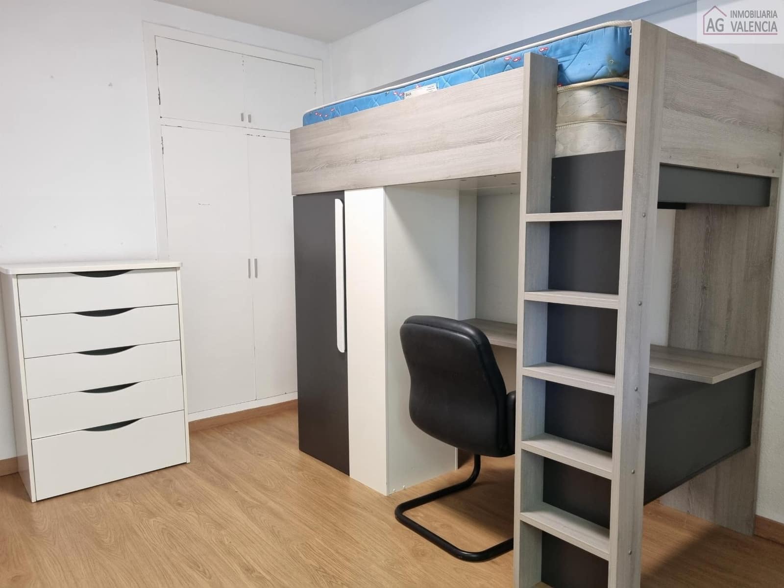 7 soverom Villa til salgs i Chiva med svømmebasseng garasje - € 550 000 (Ref: 9378509)