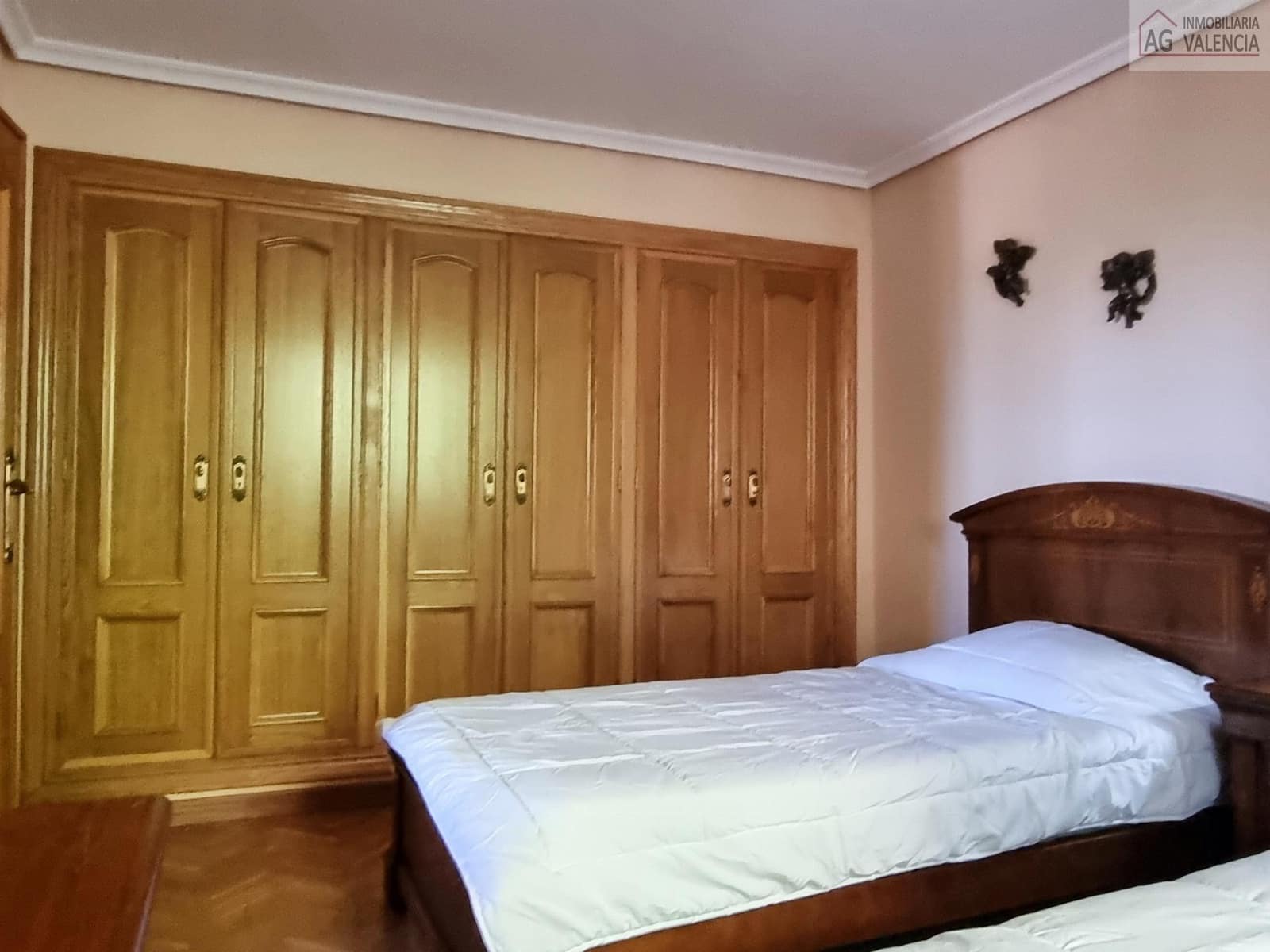 7 soverom Villa til salgs i Chiva med svømmebasseng garasje - € 550 000 (Ref: 9378509)